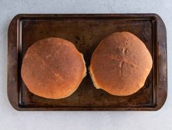 طرز تهیه نان سنتی با طعم خمیر مایه خانگی