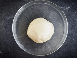 طرز تهیه خمیر پیتزا سریع و آسان