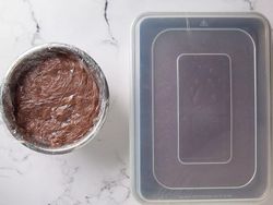 طرز تهیه ترایفل شکلاتی با پودینگ شکلاتی و مربای گیلاس